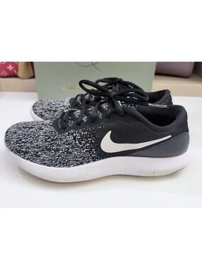 Nike Free RN Flyknit “Oreo